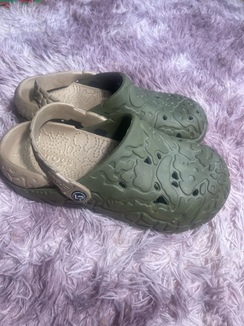 CROCS comfortable slip